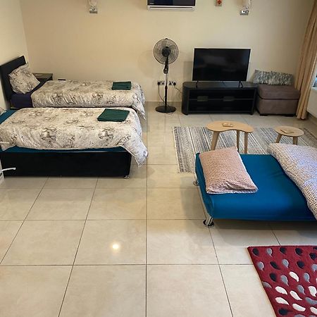 Studio Flat Gants Hill With Free Parking Redbridge Zewnętrze zdjęcie