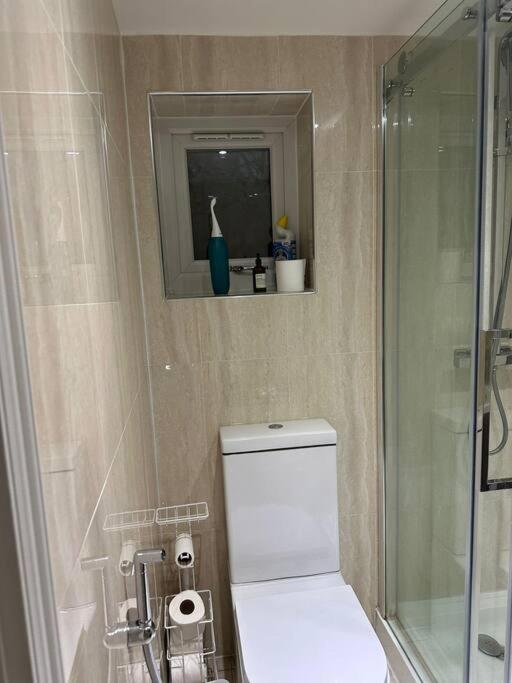 Studio Flat Gants Hill With Free Parking Redbridge Zewnętrze zdjęcie