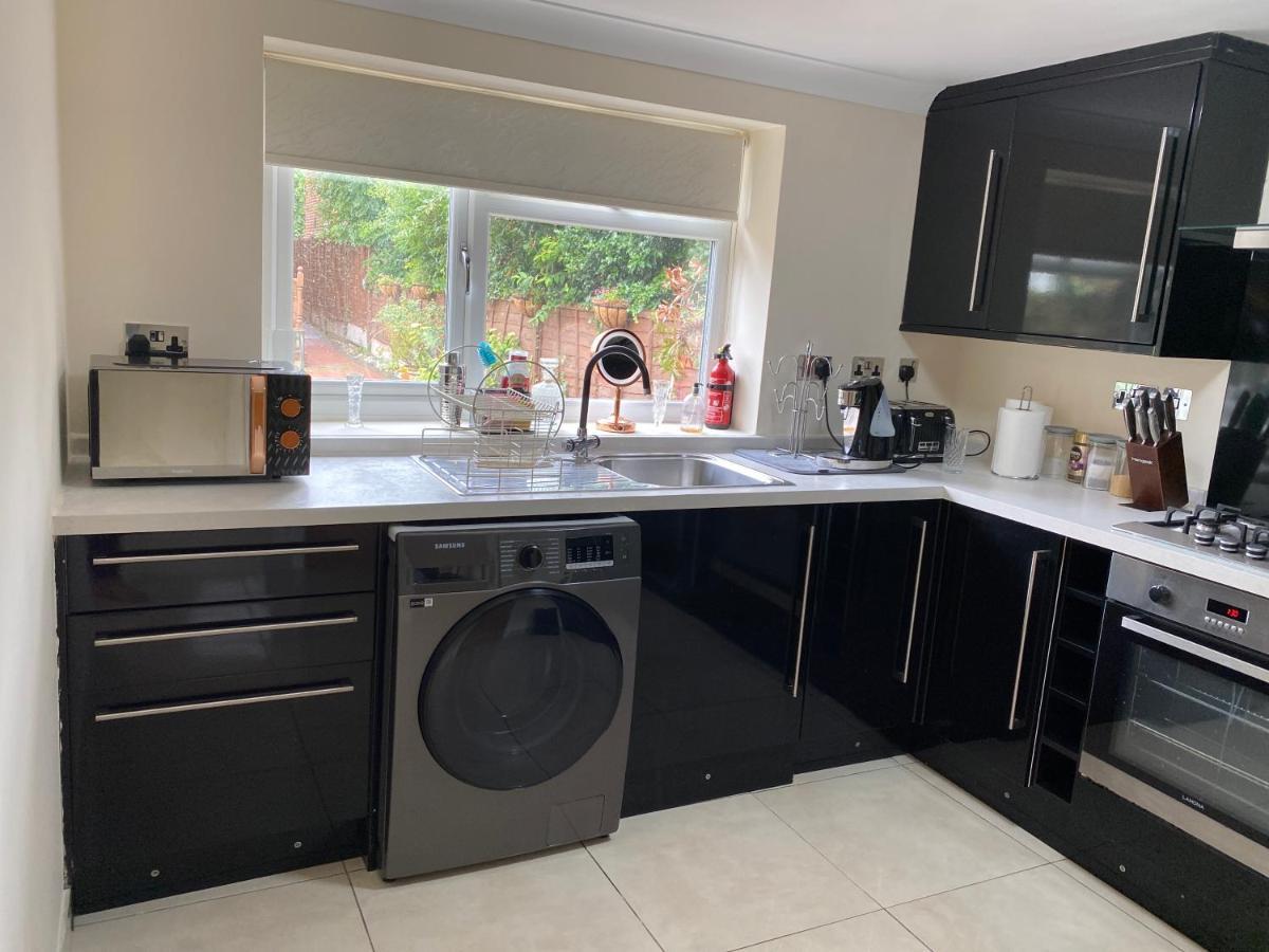 Studio Flat Gants Hill With Free Parking Redbridge Zewnętrze zdjęcie